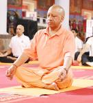 'अंतरराष्ट्रीय योग दिवस' के उपलक्ष्य में आज श्री गोरखनाथ मंदिर परिसर, गोरखपुर में 11वें 'अंतरराष्ट्रीय योग दिवस' के अवसर पर आयोजित कार्यक्रम में...